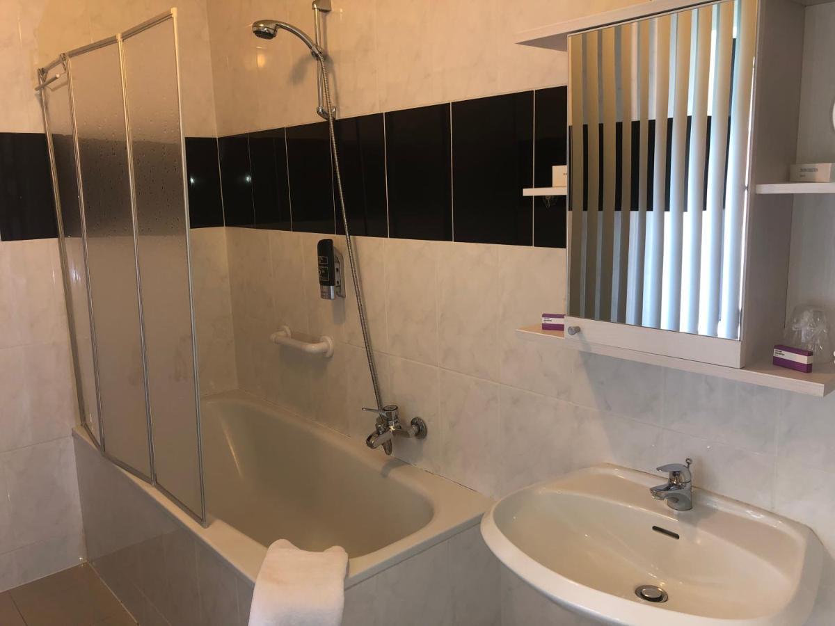 Astoria Hotel Хаймбах Екстериор снимка
