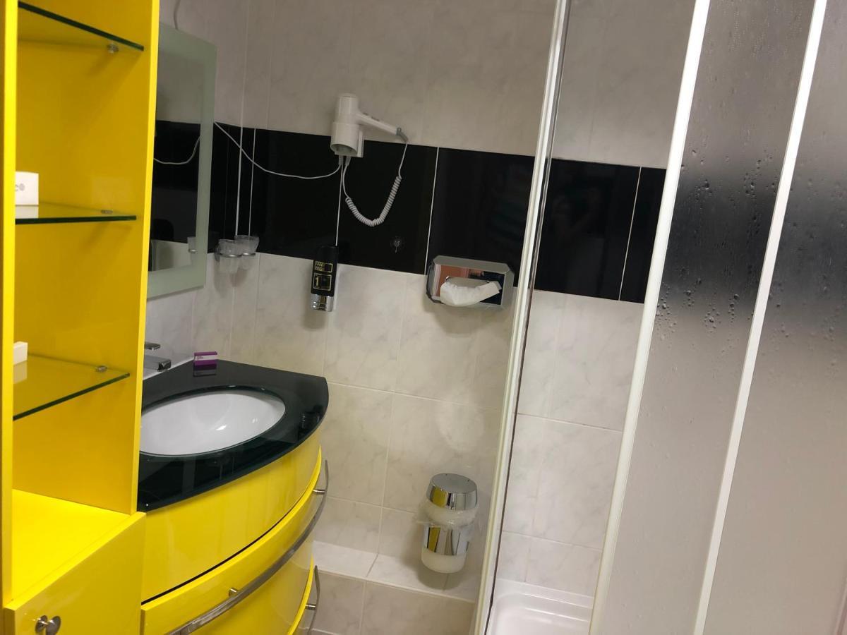 Astoria Hotel Хаймбах Екстериор снимка